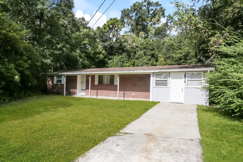 1,570/Mo, 6812 Hawkins Ct Jacksonville, FL 32219 Front View