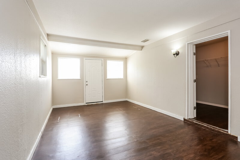 1,570/Mo, 6812 Hawkins Ct Jacksonville, FL 32219 Living Room View