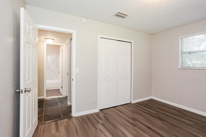 1,570/Mo, 6812 Hawkins Ct Jacksonville, FL 32219 Bedroom View