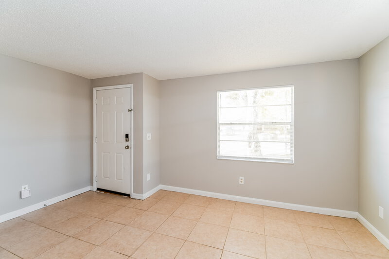 1,365/Mo, 7651 McCowan Dr Jacksonville, FL 32244 Living Room View