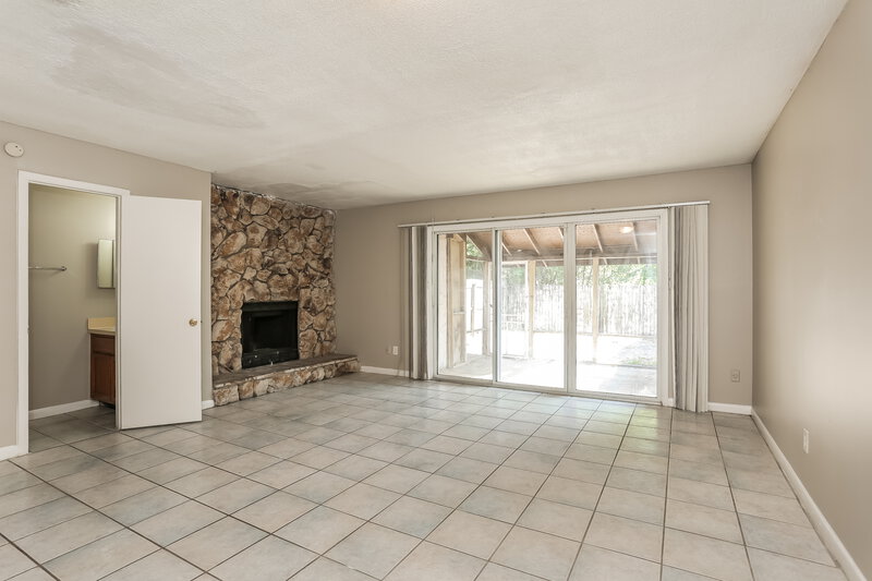 1,585/Mo, 7656 Arble Dr Jacksonville, FL 32211 Living Room View