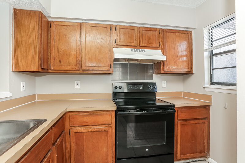 1,585/Mo, 7656 Arble Dr Jacksonville, FL 32211 Kitchen View 2
