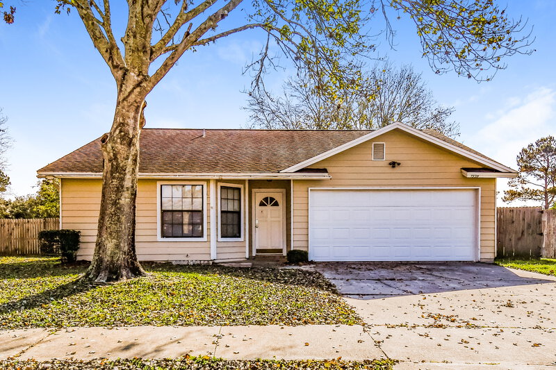 1,640/Mo, 1939 APOPKA DR Middleburg, FL 32068 External View