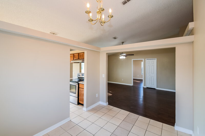 1,640/Mo, 1939 APOPKA DR Middleburg, FL 32068 Dining Room View