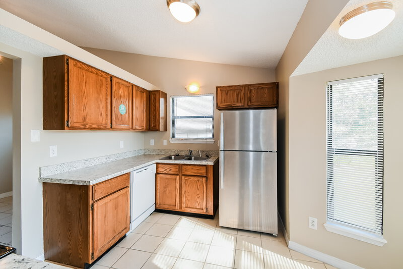 1,640/Mo, 1939 APOPKA DR Middleburg, FL 32068 Kitchen View
