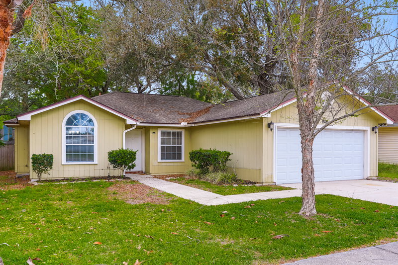 2,290/Mo, 12419 Long Lake Dr N Jacksonville, FL 32225 Front View