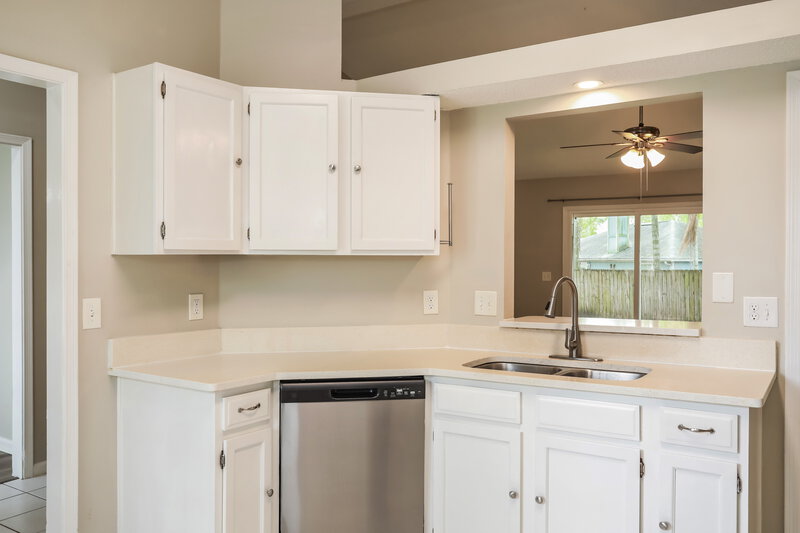 2,290/Mo, 12419 Long Lake Dr N Jacksonville, FL 32225 Kitchen View 2