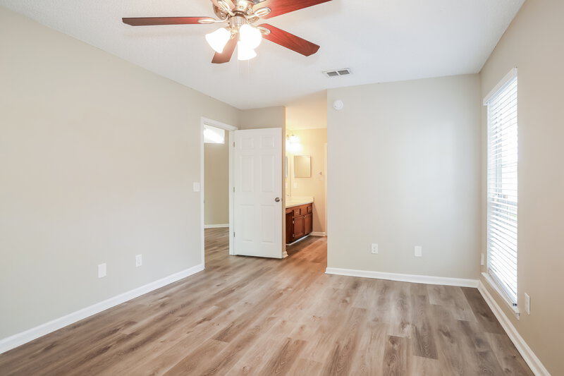 2,290/Mo, 12419 Long Lake Dr N Jacksonville, FL 32225 Main Bedroom View 2