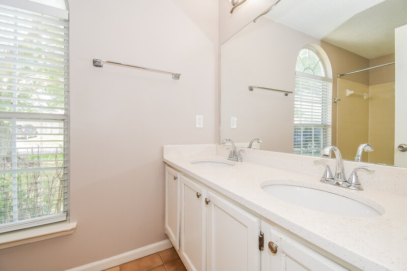 2,090/Mo, 341 Full Moon Trl Jacksonville, FL 32225 Main Bathroom View