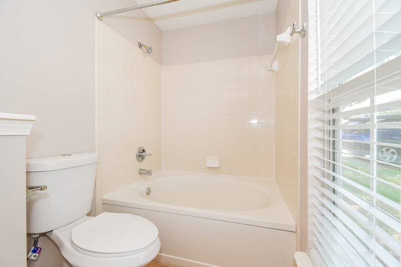 2,090/Mo, 341 Full Moon Trl Jacksonville, FL 32225 Bathroom View 2