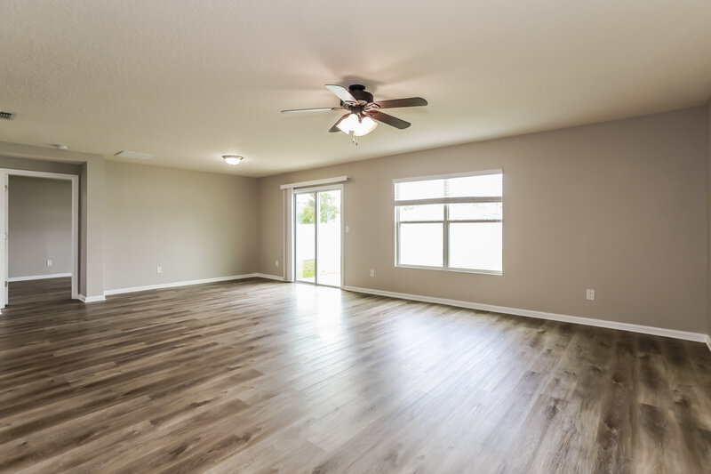 2,085/Mo, 1944 Rock Springs Way Middleburg, FL 32068 Living Room View