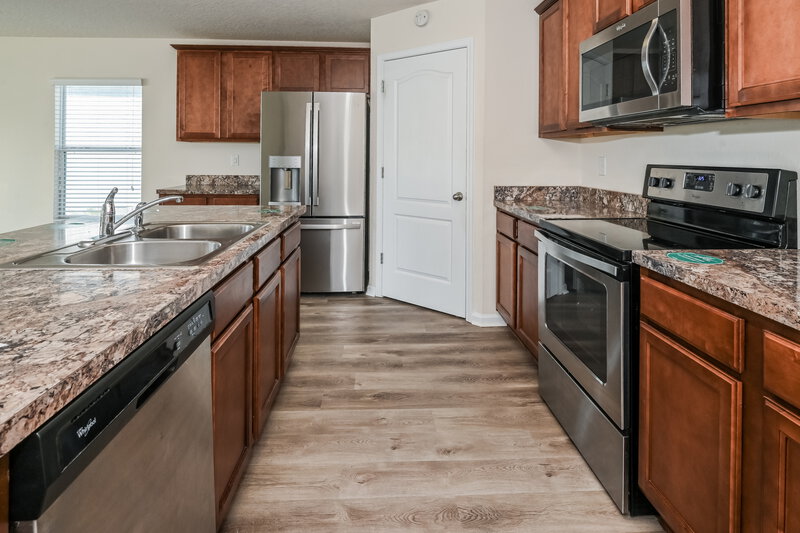 2,170/Mo, 1944 Rock Springs Way Middleburg, FL 32068 Kitchen View