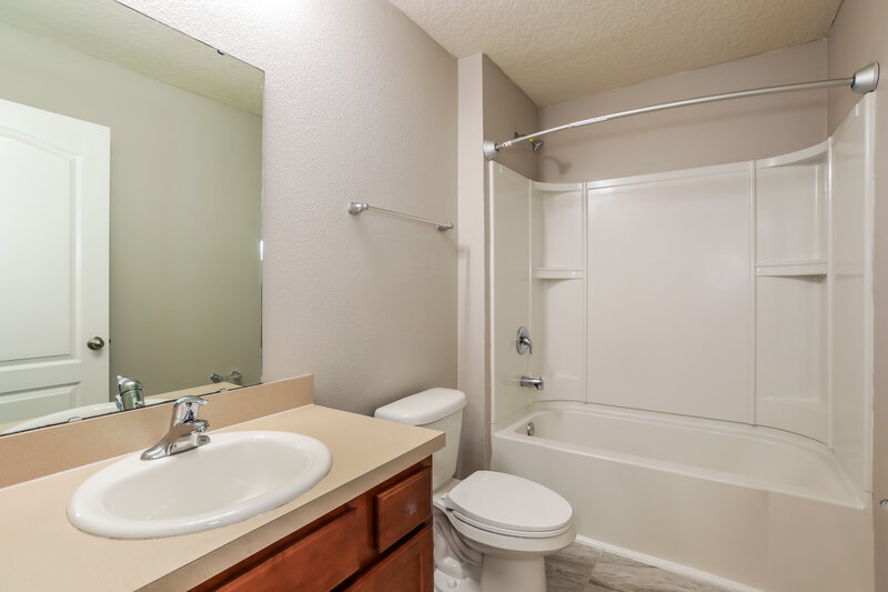 2,085/Mo, 1944 Rock Springs Way Middleburg, FL 32068 Bathroom View