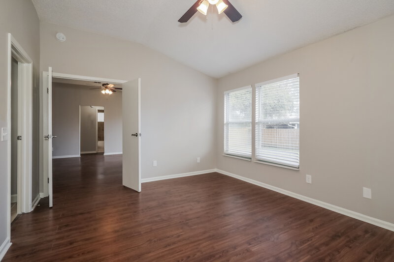 2,095/Mo, 2013 Saint Martins Dr W Jacksonville, FL 32246 Main Bedroom View