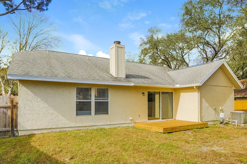 2,095/Mo, 2013 Saint Martins Dr W Jacksonville, FL 32246 Rear View 2