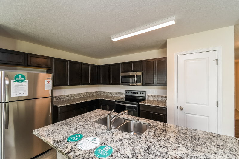 1,800/Mo, 11247 Liberty Square Ct Jacksonville, FL 32221 Kitchen View 2