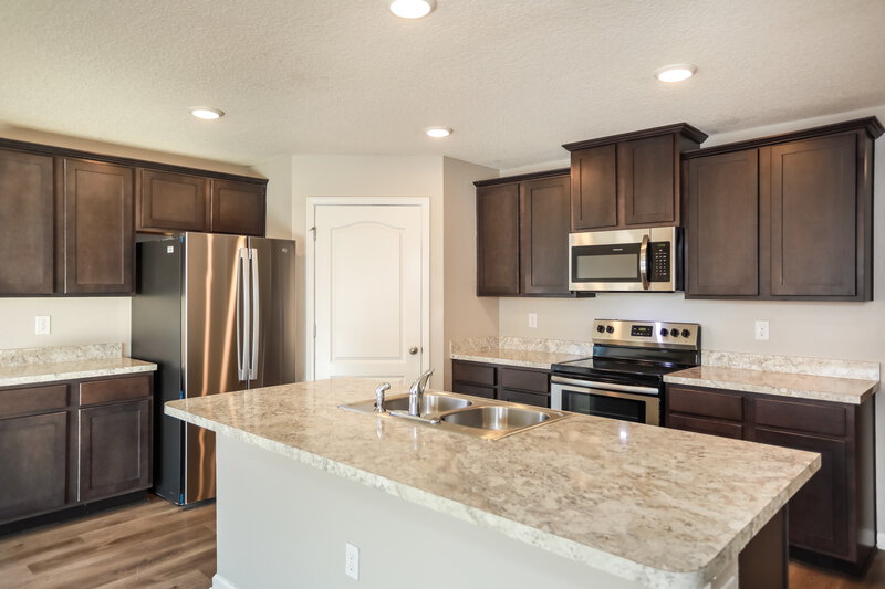 1,995/Mo, 2303 Pebble Point Dr Green Cove Springs, FL 32043 Kitchen View
