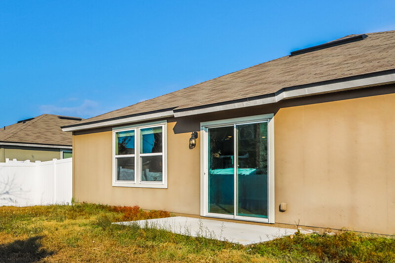 1,995/Mo, 2303 Pebble Point Dr Green Cove Springs, FL 32043 Rear View 2