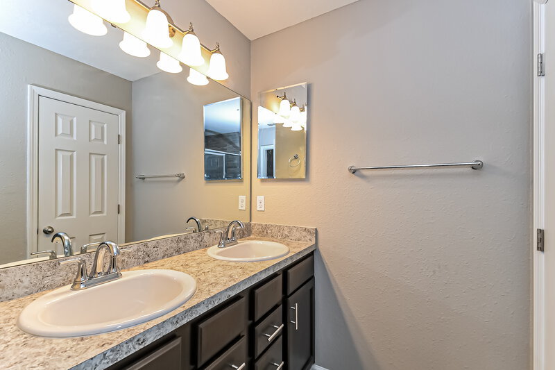 2,010/Mo, 1319 Sarahs Landing Dr Jacksonville, FL 32221 Main Bathroom View
