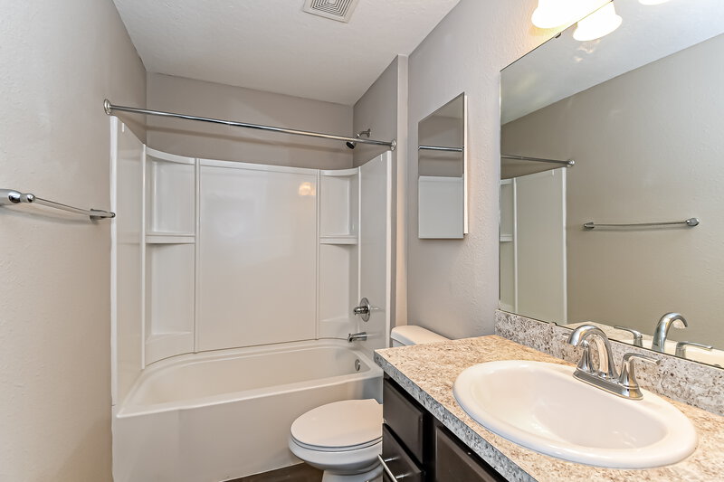 2,010/Mo, 1319 Sarahs Landing Dr Jacksonville, FL 32221 Bathroom View