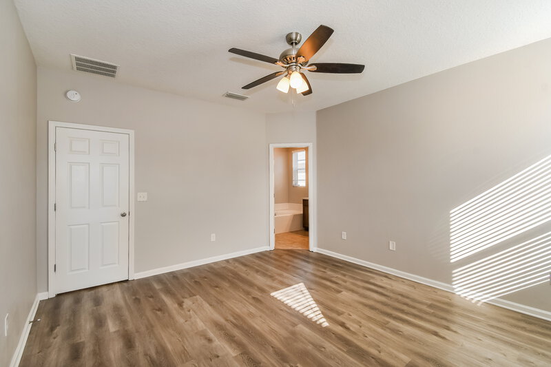 1,825/Mo, 5754 Village Pond Cir Jacksonville, FL 32222 Main Bedroom View 2