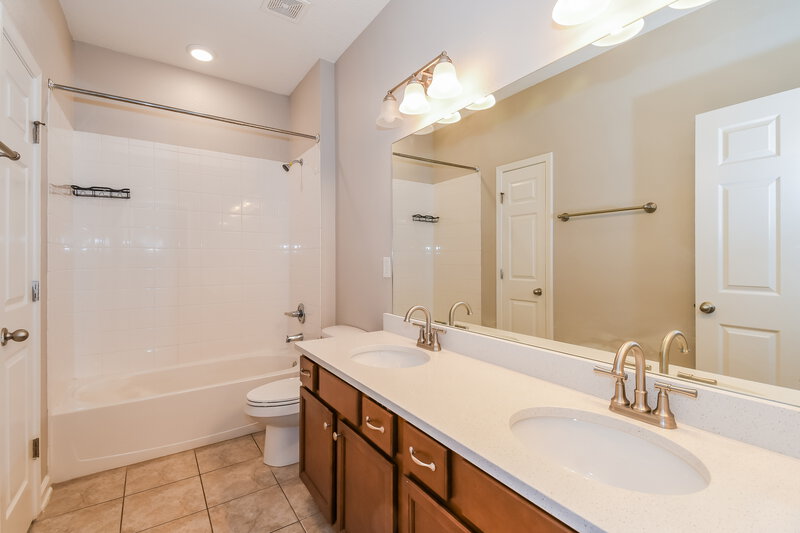 1,825/Mo, 5754 Village Pond Cir Jacksonville, FL 32222 Bathroom View