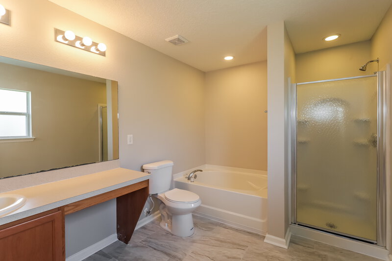 1,960/Mo, 7497 Steventon Way Jacksonville, FL 32244 Main Bathroom View