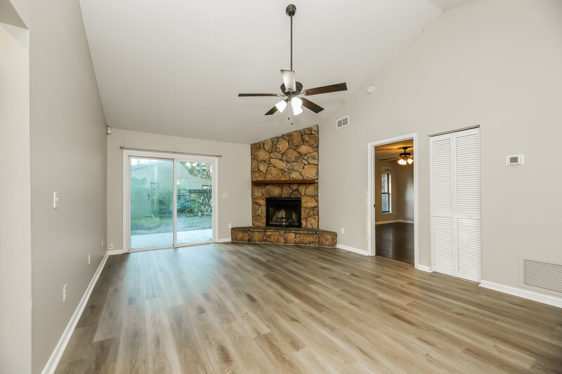 1,930/Mo, 10371 Arrow Bluff Ct Jacksonville, FL 32257 Living Room View
