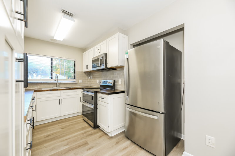 1,930/Mo, 10371 Arrow Bluff Ct Jacksonville, FL 32257 Kitchen View