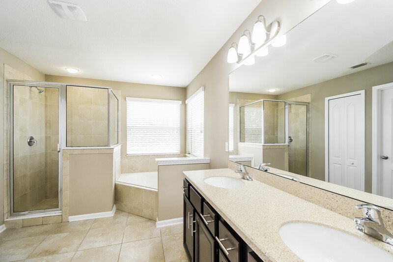 2,740/Mo, 918 Glendale Ln Orange Park, FL 32065 Main Bathroom View