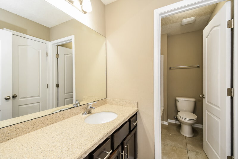 2,740/Mo, 918 Glendale Ln Orange Park, FL 32065 Bathroom View