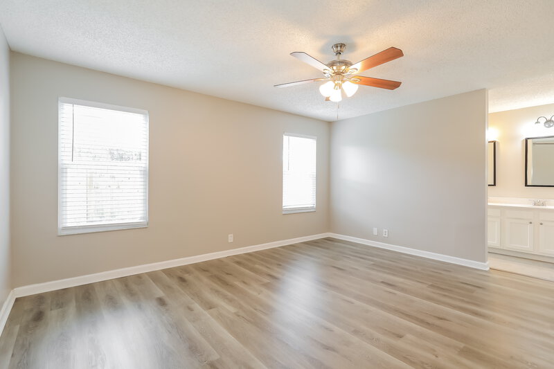 2,175/Mo, 9116 Shalamar Ct Jacksonville, FL 32257 Main Bedroom View 2