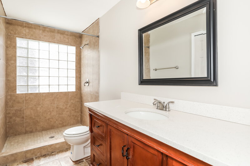 2,175/Mo, 9116 Shalamar Ct Jacksonville, FL 32257 Bathroom View