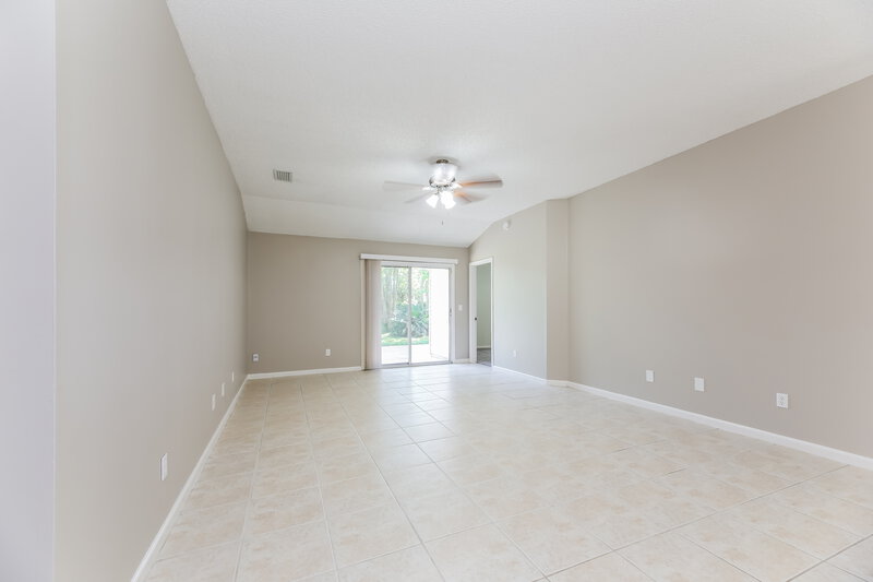 2,250/Mo, 3815 Purcellville Ct Jacksonville, FL 32246 Living Room View