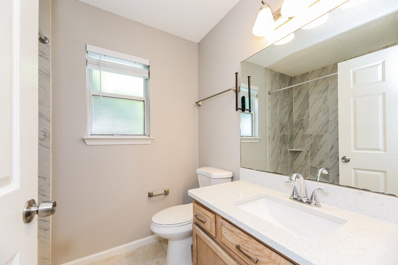 2,250/Mo, 3815 Purcellville Ct Jacksonville, FL 32246 Bathroom View