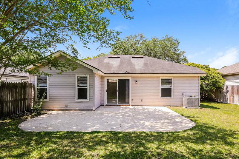2,250/Mo, 3815 Purcellville Ct Jacksonville, FL 32246 Rear View