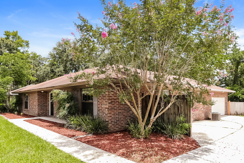 2,115/Mo, 2553 Sandlewood Cir Orange Park, FL 32065 Front View