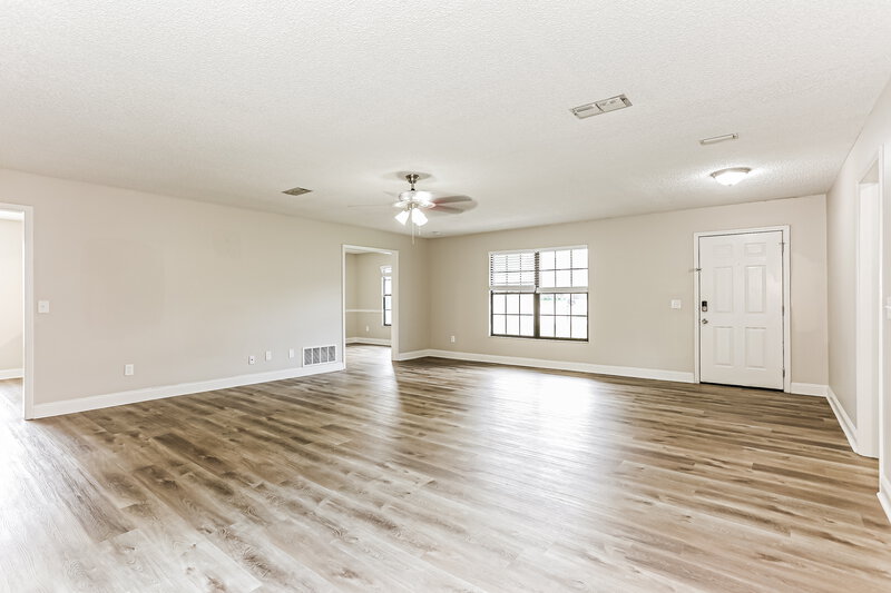 2,115/Mo, 2553 Sandlewood Cir Orange Park, FL 32065 Living Room View