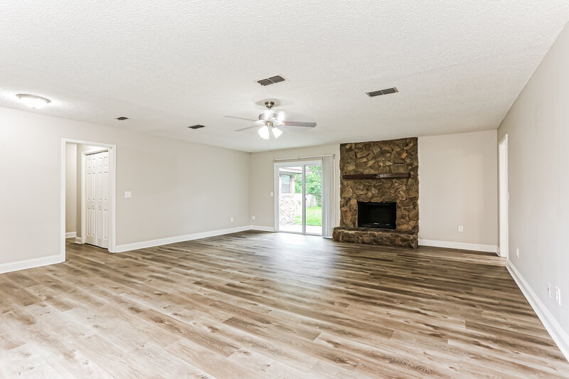 2,115/Mo, 2553 Sandlewood Cir Orange Park, FL 32065 Living Room View 2