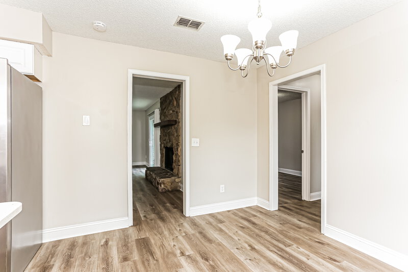 2,115/Mo, 2553 Sandlewood Cir Orange Park, FL 32065 Dining Room View 2