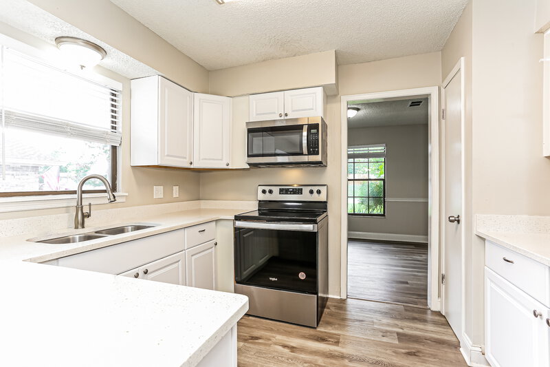 2,115/Mo, 2553 Sandlewood Cir Orange Park, FL 32065 Kitchen View 2