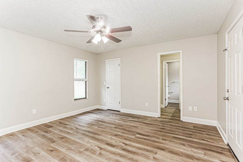 2,115/Mo, 2553 Sandlewood Cir Orange Park, FL 32065 Main Bedroom View