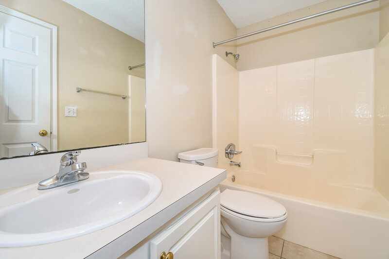 1,790/Mo, 7317 Ironside Dr E Jacksonville, FL 32244 Bathroom View 2