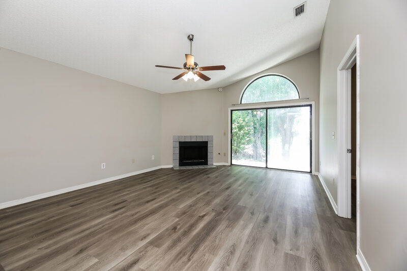 2,195/Mo, 2847 Lantana Lakes Dr W Jacksonville, FL 32246 Living Room View