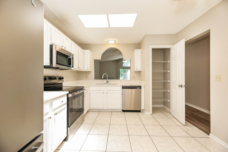 2,195/Mo, 2847 Lantana Lakes Dr W Jacksonville, FL 32246 Kitchen View