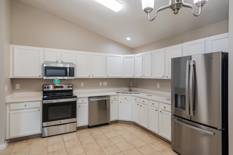 1,810/Mo, 1811 Sheraton Lakes Cir Middleburg, FL 32068 Kitchen View