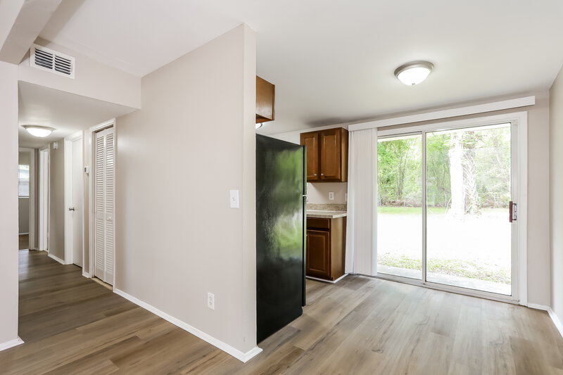 1,920/Mo, 1009 Beckner Ave Jacksonville, FL 32218 Dining Room View