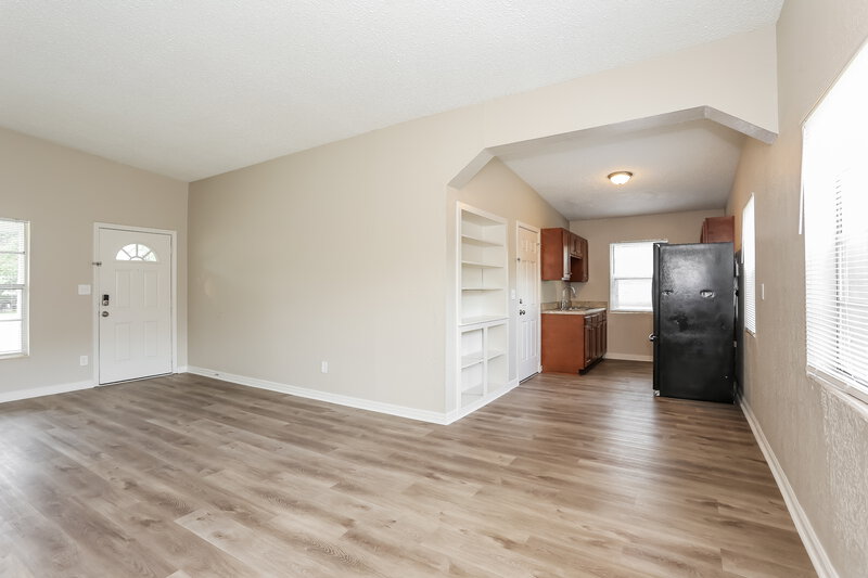 1,230/Mo, 10249 Haverford Rd Jacksonville, FL 32218 Living Room View 2