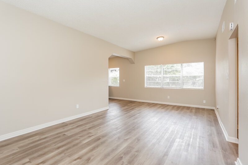 1,230/Mo, 10249 Haverford Rd Jacksonville, FL 32218 Living Room View 3