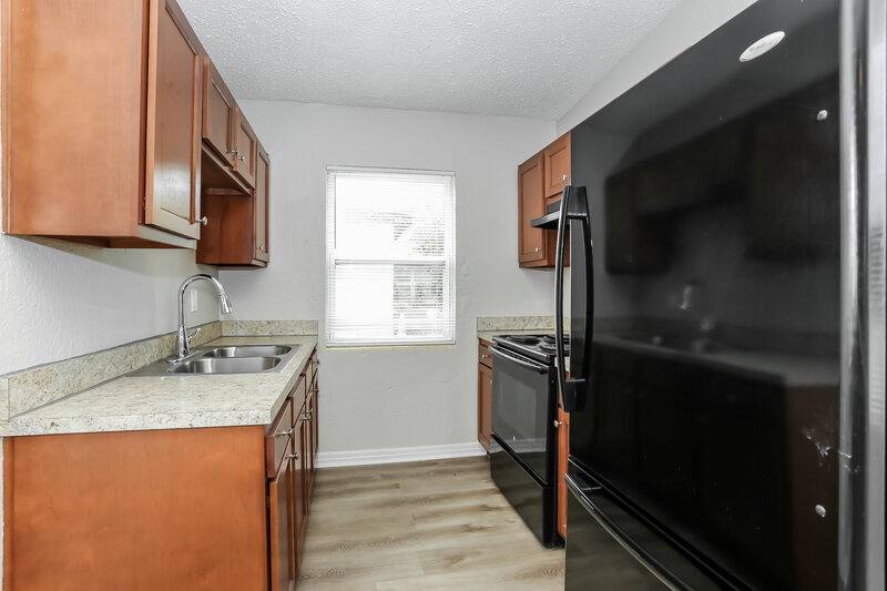 1,230/Mo, 10249 Haverford Rd Jacksonville, FL 32218 Kitchen View